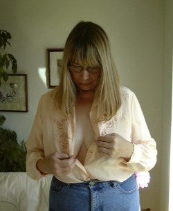 ancientmariner44:  braless in a blouse