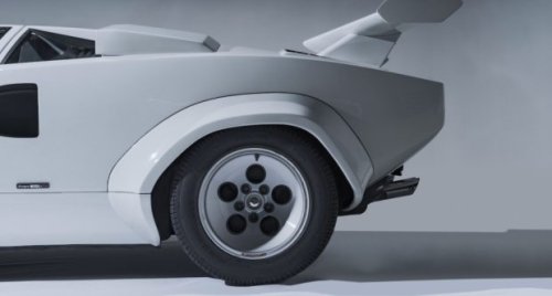 never-mind-the-dj:  fabforgottennobility:1984 Lamborghini Countach