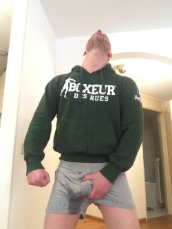 beuker71:  A real man:- cumstains on his sweater- Big hands-