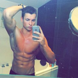 lumbrjax:  Instagram user @athlete_unknown http://ift.tt/1W1BX2a