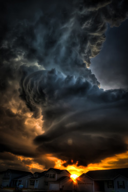 wowtastic-nature:  Freaky Clouds on a July Night by  Matt Prose