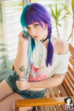 sglovexxx:   Saria Suicide in Good Morning Breeze