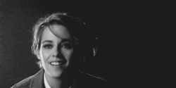 kristwen: Kristen Stewart in 9 Kisess (x) 