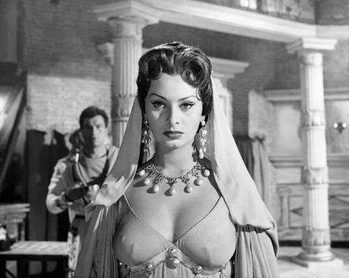 Sophia Loren Nudes & Noises  