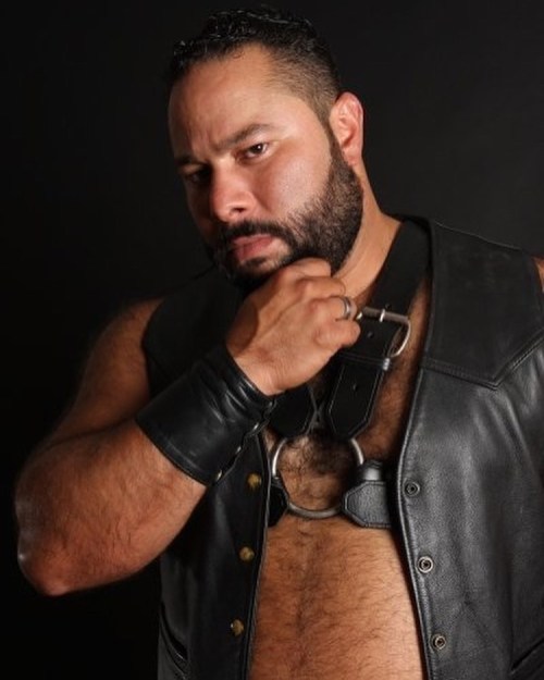 bearhub:  Sexy #TBT of @ricofeverbear. https://www.instagram.com/p/B5JQeiinTy-wyt46jknVVmi5Ja3fVi_McwmIbU0/?igshid=dbew8gsvkaou