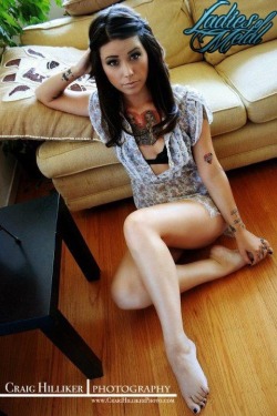 rockintattoobabes:  Source:Sexy Inked Girlsrockintattoobabes