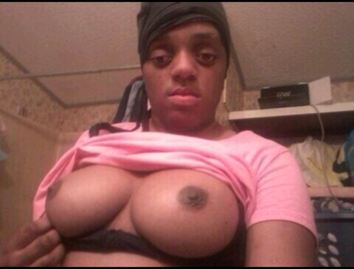 bigclitblackwomen:  phattygirls:  SMASH OR PASS?   Wht the ass look like…#sleazee  Fellas…..#keepit100