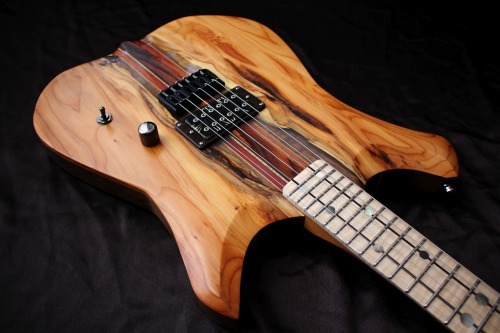 glorifiedguitars:  Stone Wolf Guitars ‘Rift’ 