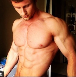 musclepla:  Justin Busiere.  Honestly the sexiest, manliest,