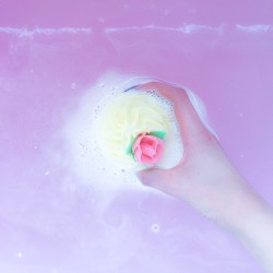 kaylahadlington:  cupcake bathbomb 💛@bombcosmetics_official