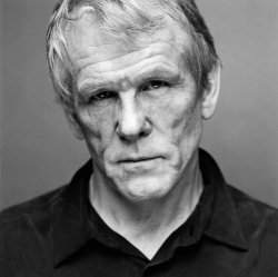 Maszületettbárány:  Nick Nolte  (1941)Az őrület határán,