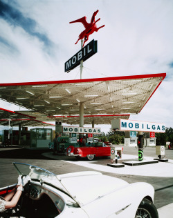 20th-century-man:  Mobil Gas Station; photo by Julius Shulman,