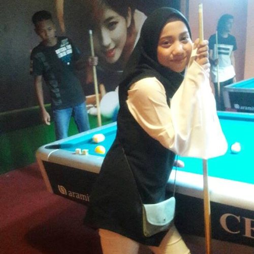 slamatdinsblog:  chloeraid:  Budak form 2 main snooker, kena gangbang kat bilik snooker.. sedap tak terkata  Fuhhhh