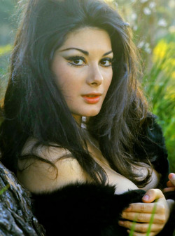 avereventanni:  Edwige Fenech