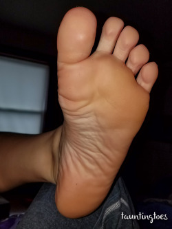 Taunting Toes