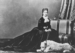 oscarmarinas:  Empress Elisabeth and her dog Shadow 