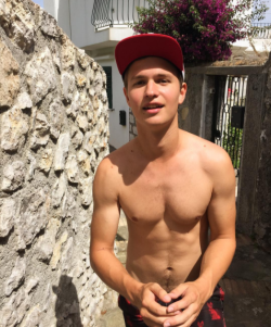 hotbodyboyz:  Ansel Elgort - Shirtless 