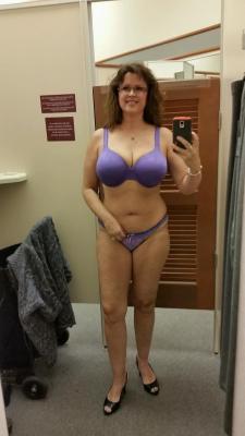 km1969:  a quick dressing room selfie session..   she does