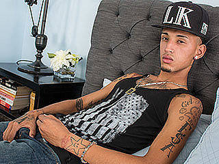 LatinBoyz Model Menace | Live gay cam show