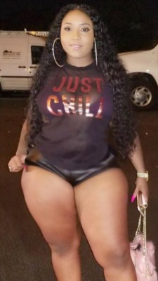 barry212121:  bbworship:Thick thighs do what???…… yes they