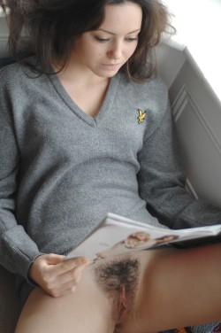 allwomenarebeautifulblog:  I love to read with my hairy pussy