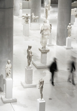 searchsystem: Giorgos Vitsaropoulos / Acropolis Museum / Photography