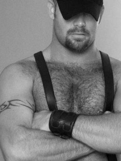 leatherhostage:  leatherhostage