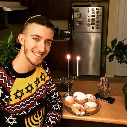 feet2eat:Happy Hanukkah 🔥🔥🔥🔥 🔥 🔥🔥🔥🔥By: