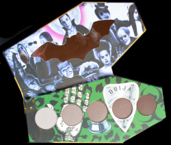 monsterinblacktights:Finally, a contour set for Goths! I want