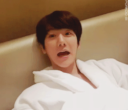 porkdo-bi:  BBH gifs 13/50: cute beansprout in his robe… 