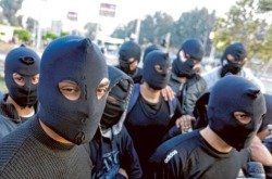 viceitaly:  I Black Bloc egiziani non vogliono essere vostri