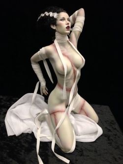 ghoulnextdoor:  Bride of the Monster model kit by Zombee Toy