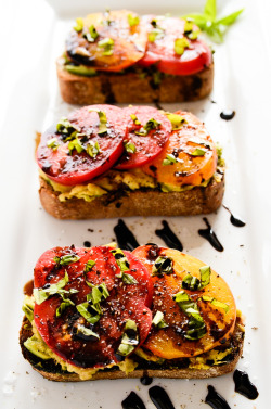 veganinspo:  Avocado & Heirloom Tomato Toast with Balsamic