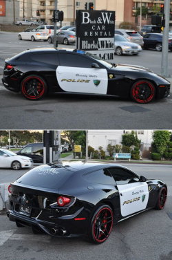 supercars-photography:  Beverly Hills police got a new supercar