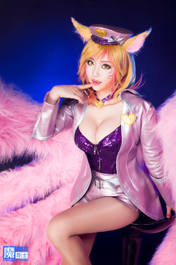 hotcosplaychicks:  League of Legends Popstar Ahri by aoandou