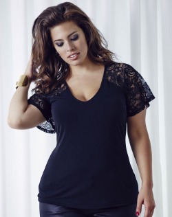 curveappeal:  Ashley Graham for Anna Scholz 36 inch bust, 34