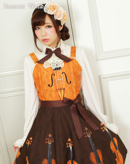 mademoiselle-puppet:  Stradivarius new series print from Innocent World 