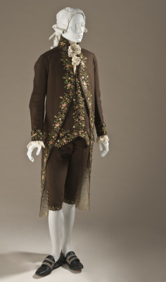 history-of-fashion:  ab. 1780 Man’s Suit (Probably England)Wool
