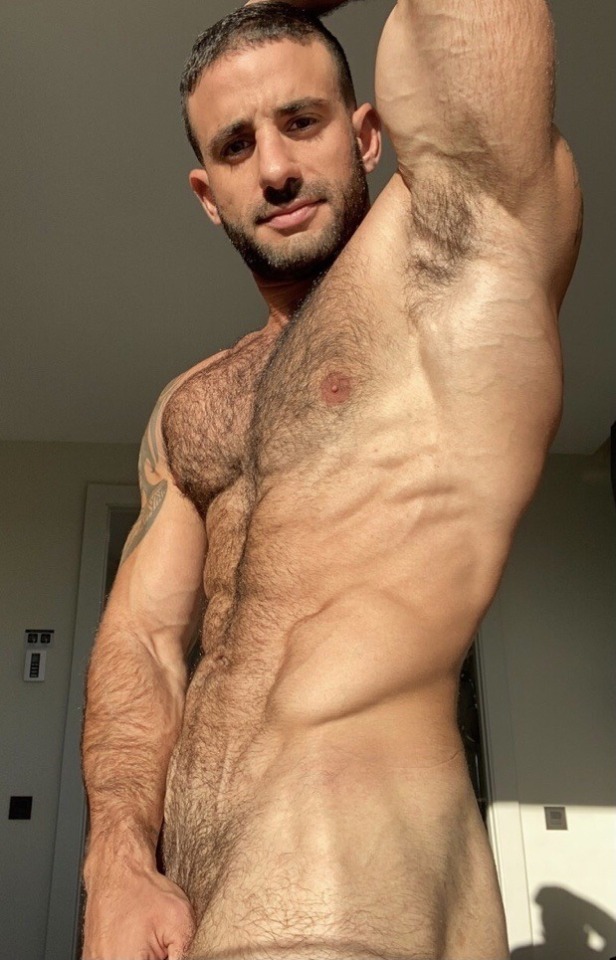 perfectmusclemen:lovesexymusclemen-deactivated20:Please repost
