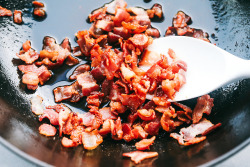 foodffs:  EASY BACON FRIED RICEFollow for recipesIs this how