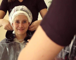 Tomorrow i will experience this again: getting my perm for xmas.