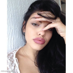 allthickwomen:  Diam  😍😍😍😍 those lips and eyes 😍😍😍😍