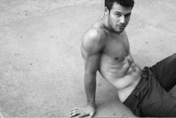 boytrappedinthcloset:  Yass daddy -Ryan Guzman