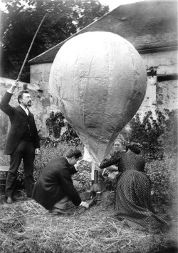 debris-de-reves:  Expérience aérostatique effectuée par Ernest