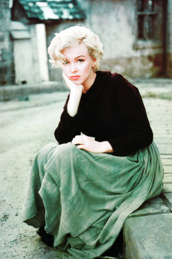 vintagegal:  Marilyn Monroe photographed by Milton Greene, 1954