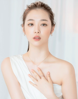choissul:    sulli x swarovski   