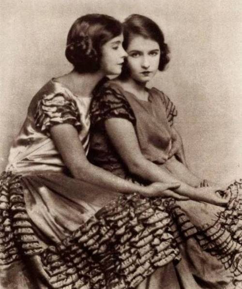 Lillian & Dorothy Gishhttps://painted-face.com/