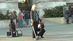 sizvideos:  Amazing Street Performer in Trafalgar SquareVideo