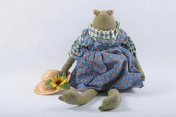 figdays:Vintage Frog Plush Toy // ThePinkRoom  