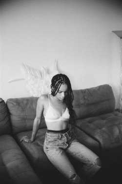 fuckyeahlolawolf:  Zoë Kravitz for Wonderland Magazine (October’s